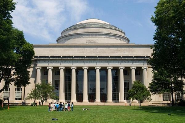 MIT Announces Free Tuition for American Families Making Less Than $200,000